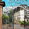 Hinter dem Eingangstor zum Schlössle befand sich früher ein großer parkähnlicher Garten.