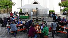 Der erste Abendmarkt war bereits ein Erfolg: Im Leibertinger Ortsteil Thalheim, auf dem Dorfplatz zwischen der Kirche und dem ...