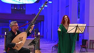 Sopranistin Juliane Brittain und Lautenist Erik Warkenthin im Konzert mit Werken von Strozzi, Purcell und Vivaldi in der Pfarrkirche in ...