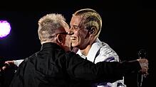 Soho Bani (rechts), hier mit Herbert Grönemeyer, wird im Mai 2025 im Konstanzer Bodenseestadion auf der Bühne stehen.