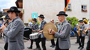 Bild : Drei Tage lang feierte Unadingen das Geranienfest