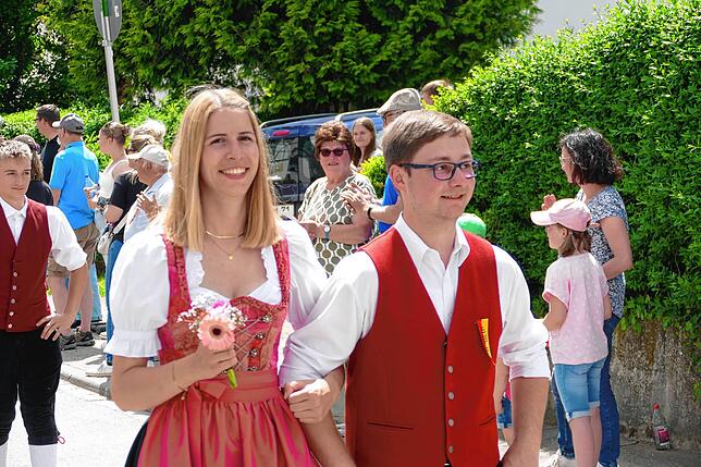 Bild 29: Jubiläumsumzug zum 175. Geburtstag der Musikkapelle Mundelfingen krönt vier stimmungsvolle Tage.