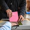 Stimmabgabe bei der Landtagswahl in Baden-Württemberg im Jahr 2016. (Symbolbild)
