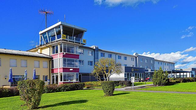 Den Flugplatz Donaueschingen nutzen Firmen, die Bundespolizei hat hier einen Helikopter und das Schwarzwald-Baar-Klinikum erhält Organe ...