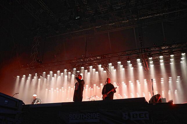 Bild 12: Southside 2023: Am späten Abend liefert Kraftklub einen mitreißenden Auftritt ab