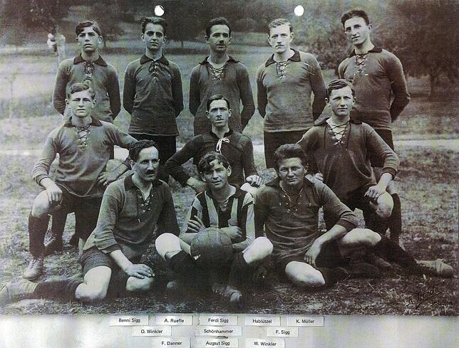 Die Mannschaft des SV Jestetten in den 1920er Jahren.