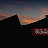 Abendhimmel über dem BCS-Werk in Radolfzell am Bodensee. Ende 2024 soll Schluss sein. Das Werk wird dann dicht gemacht. 600 Jobs stehen ...