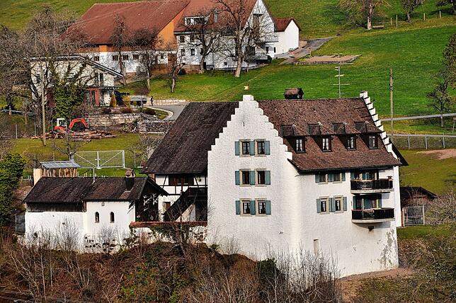Ein prägendes Gebäude ist das „Schloss“ in Untermettingen, das einem Adelsgeschlecht gehörte und zu einem Wohnhaus umgebaut ...