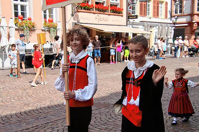 Bild 16: Waldshuter Chilbi 2025: So viel Freude macht der Festumzug in der Kaiserstraße - die schönsten Bilder