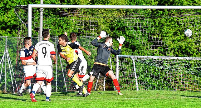 Bild 30: SV Eichsel dreht binnen drei Minuten das Spiel im Rothaus-Bezirkspokal zum 4:3-Sieg bei der SG Niederhof-Binzgen &ndash; und wir haben Bilder!