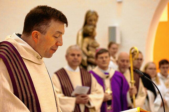 Bild 27: Die schönsten Bilder der Feier der Altarweihe in der Kirche St. Oswald in Stockach (Teil 1)