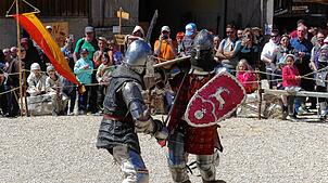 Bei den Ritterspielen geht es hart zur Sache. Ein Wochenende lang stand die Burg Wildenstein in Leibertingen im Zeichen des ...