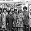 Das Damenteam der Strickerei im Jahr 1972 mit Eckart Neubert: Hier wurden gewaltigen Mengen an Maschenware hergestellt &ndash; bis die ...