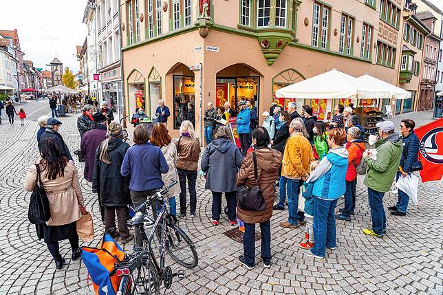 Bild 20: Nun liegen sie auch in VS: Die ersten 18 Stolpersteine zum Gedenken an Villinger Juden sind am Mittwoch verlegt worden