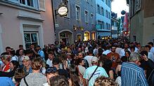 Knapp 5000 Besucher strömten laut Angaben des Veranstalters zur ersten Auflage des Gassenfreitags am 2. Mai in die Niederburg.