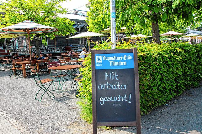 Nicht nur die Hafenhalle sucht dringend Mitarbeiter für die Sommersaison.