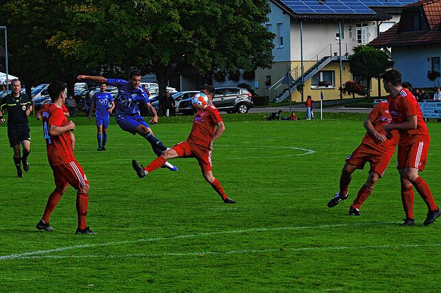Bild 4: FC Geißlingen gewinnt Derby gegen FC Grießen mit 1:0 &ndash; und wir haben Bilder!