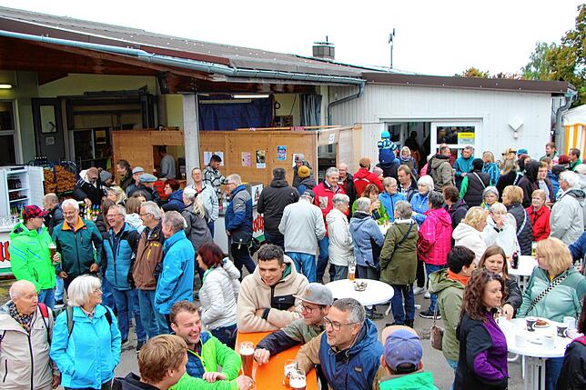Bild 16: Bilder vom 12. Strohskulpturen-Wettbewerb in Verbindung mit dem 25. Kürbismarkt