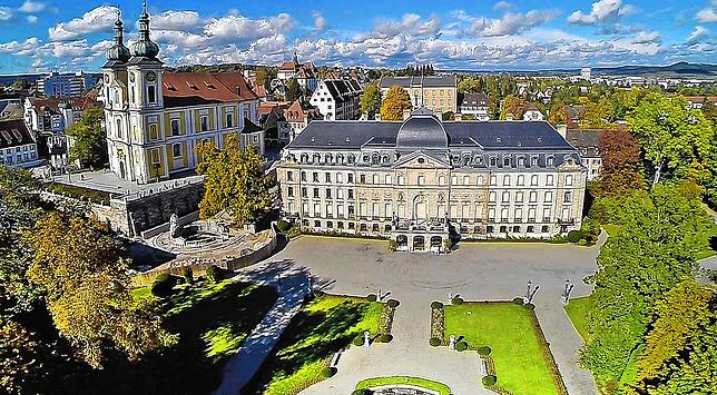 Hauptsitz des Hauses Fürstenberg ist und bleibt das barocke Residenzschloss Donaueschingen aus dem Jahr 1723.