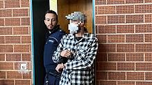 Vor dem Landgericht Konstanz ist ein 37-Jähriger wegen versuchtem Totschlag in Tateinheit mit gefährlicher Körperverletzung angeklagt. ...