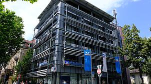 Über wesentliche Weichenstellungen hier wird bald aus Tettnang bestimmt: Die Volksbank Konstanz, hier der Noch-Hauptsitz am Lutherplatz, ...