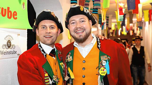 Bild 2: Bunt und laut! Hunderte Narren aus nah und fern feiern in Konstanz eine Fasnachts-Party