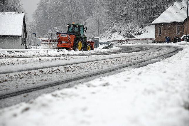 Auch in der Gemeinde Zizenhausen räumt der Winterdienst die Straßen frei.