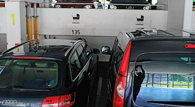 Auch wenn es etwas enger ist: Eigentlich haben hier zwei Fahrzeuge Platz. Ein Umbau ist an dieser Stelle schwierig wegen der Betonträger.
