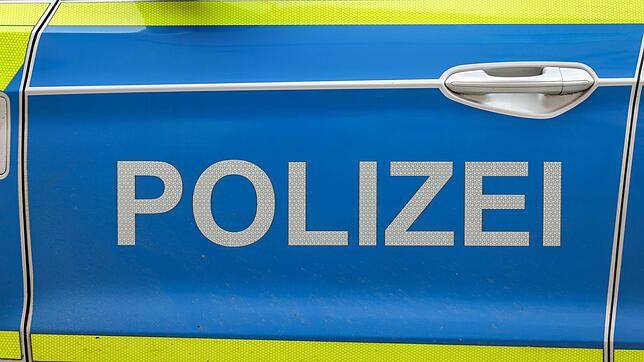 Die Polizei erteilte der aggressiven Familie einen Platzverweis von der Kinderspielwelt. (Symbolbild)