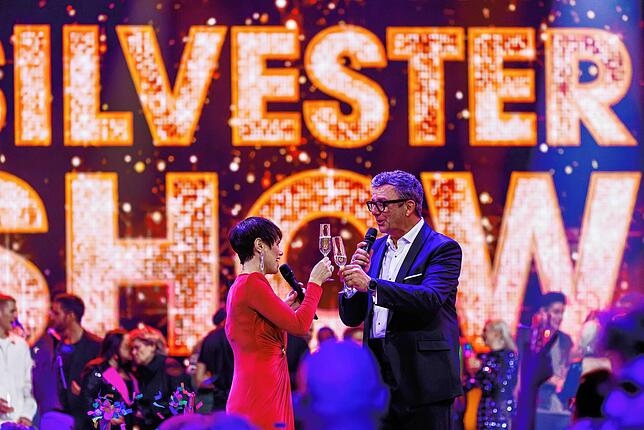 Mit Francine Jordi moderiert Hans Sigl die Silvestershow der ARD.