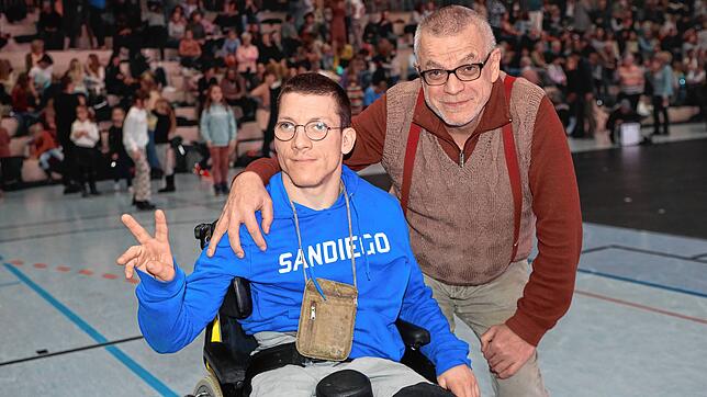Bild 2: Endlich wieder Turngala! Fotos der Zuschauer beim großen Event in der Schänzlehalle