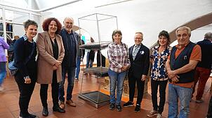 Organisatoren und Künstler: Zara Tiefert-Reckermann (von links, Freunde Schloss Tiengen), Kulturamtsleiterin Kerstin Simon, Wolfgang ...