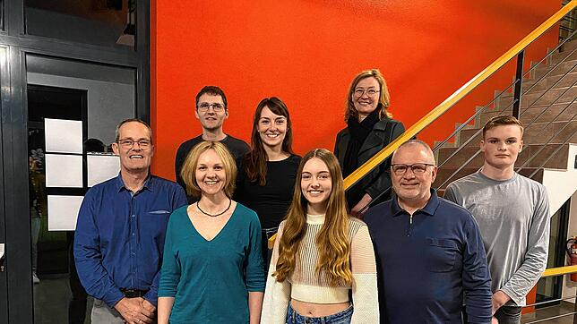 Neue Vorstandschaft und neu aufgenommene Musiker (von links): Klaus Sutter, Leonie Kaiser, Jochen Bernauer, Ronja Kutt, Carolina ...