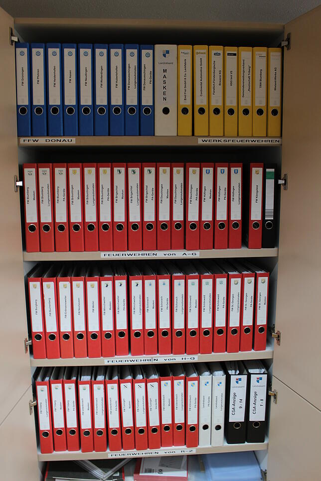 Viele Aufgaben und viel Bürokratie: Diese Ordner zeigen Wimmers Zuständigkeitsbereich.