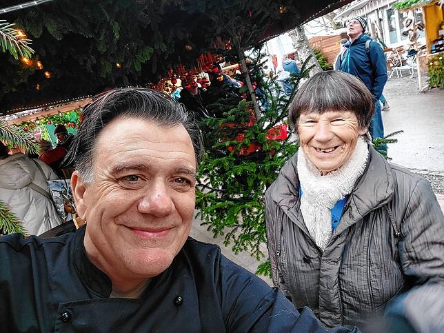 Ella Hornstein backte für die Aktion zwei Tüten mit Weihnachtsplätzchen.
