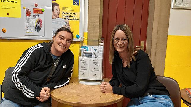 Iris Geray (links) und Sandra Stump sind Schulsozialarbeiterinnen und daher in ständigem Kontakt zu Schülerinnen von der ersten bis zur ...