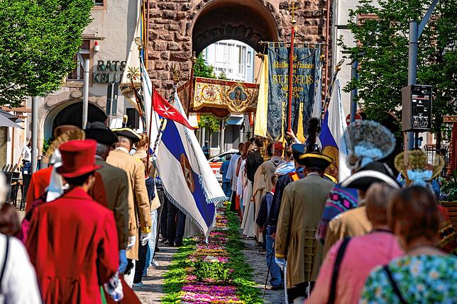 Bild 6: Fronleichnams Prozession in Villingen