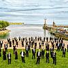 Die Südwestdeutsche Philharmonie, hier eine Aufnahme der Musiker auf dem Konzilvorplatz, ist ein kulturelles Aushängeschild der Stadt ...