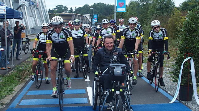 Freddy Pfleiderer fährt den Radlern der "Seerose" voran. Barrierefreiheit und schnelle Verbindungen sind zwei Merkmale des Velorings.