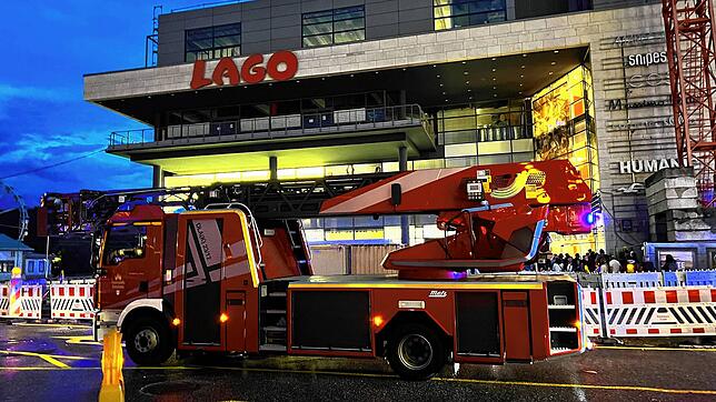Die Feuerwehr muss am Freitagabend gegen 21.30 Uhr ausrücken. Ein Brandmelder im Einkaufszentrum Lago hat Alarm geschlagen.