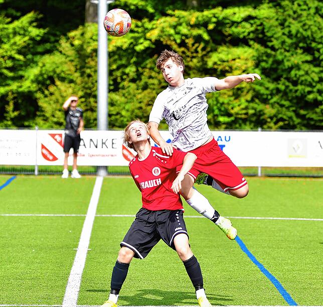 Bild 8: Die SG FC Wehr/Bergalingen startet mit einem 3:1-Sieg ins Abenteuer Verbandsliga &ndash; wir haben Fotos!
