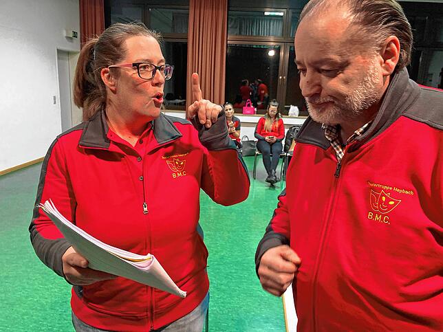 Manuela Keller alias Hedwig Ziegennagel spielt ihre Rolle als böse Nachbarin von Ralf Boring (Andi Lang) großartig.