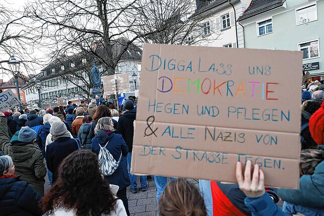 Bild 18: &bdquo;Deutschland ist bunt&ldquo;: Bilder von der Demonstration gegen rechts in Radolfzell