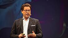Die Abendgesellschaft von Singen aktiv im Jahr 2024 stand unter dem Titel „Innovation aus Tradition“. Gastredner Matthias Winkler, Chef ...
