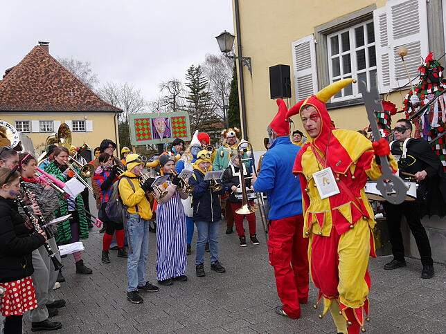 Bild 5: Bilder vom Schmotzigen in Hilzingen: Fasnacht 2025 mit buntem Treiben!