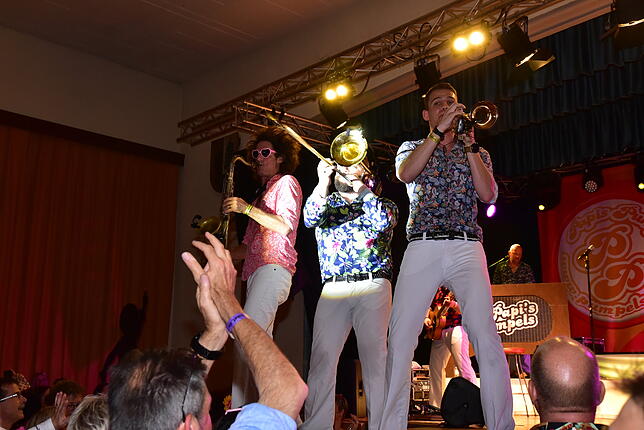 Bild 5: Bilder und Videos vom Konzert von Papi's Pumpels in Tennenbronn