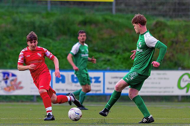 Bild 30: FC Bergalingen II gewinnt Kellerduell gegen Schlusslicht SV Waldhaus II mit 3:2 – wir haben Fotos!