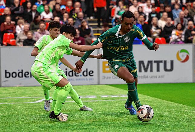 Bild 25: Fußball-Nachwuchsstars in Friedrichshafen! Unsere große Bildergalerie vom MTU-Cup!