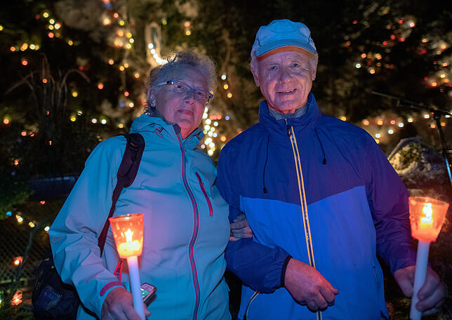 Überregionale Bedeutung: Anne-Marie und Fritz Hall sind aus Donaueschingen zur Marienverehrung angereist.