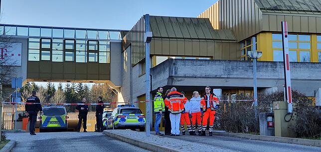 Bild 2: Angriff mit Messer im Jobcenter in Rottweil &ndash; Mitarbeiterin schwer verletzt